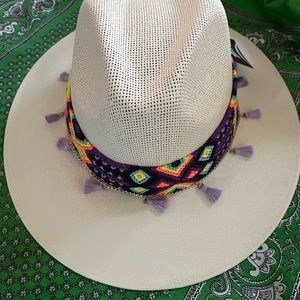 Brand new Hat hand-knitted beautiful colors size Medium.